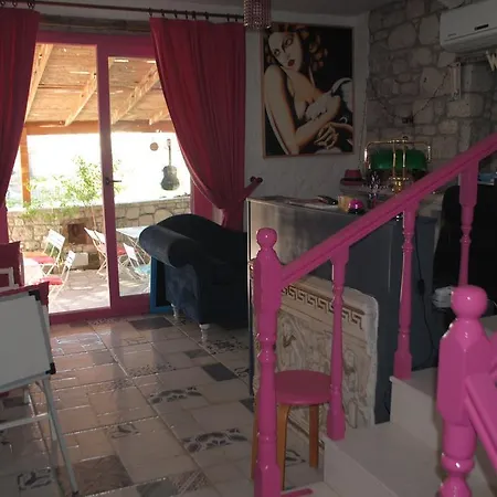 Aladam 住宿加早餐酒店 *